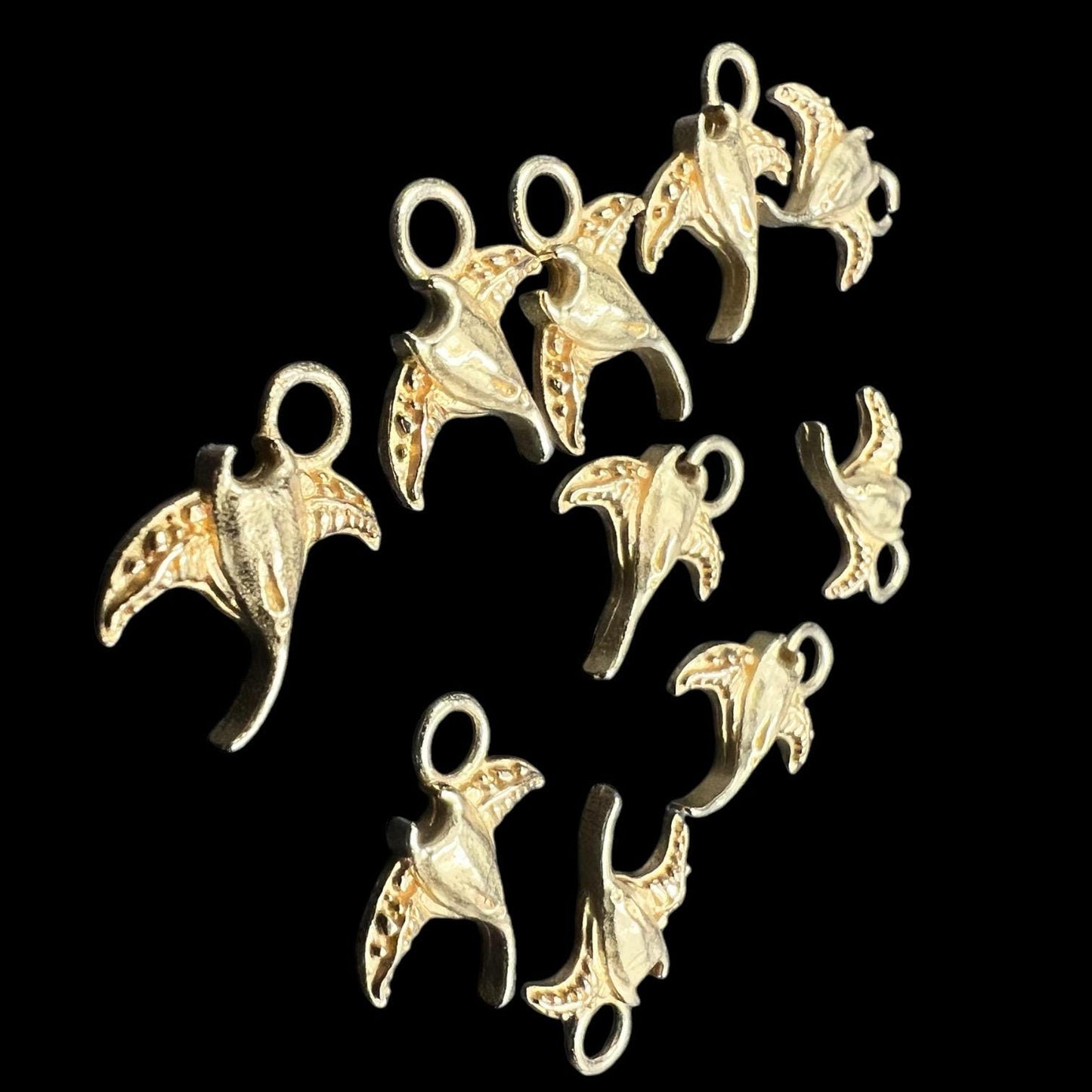 10 pcs brass charm stingray