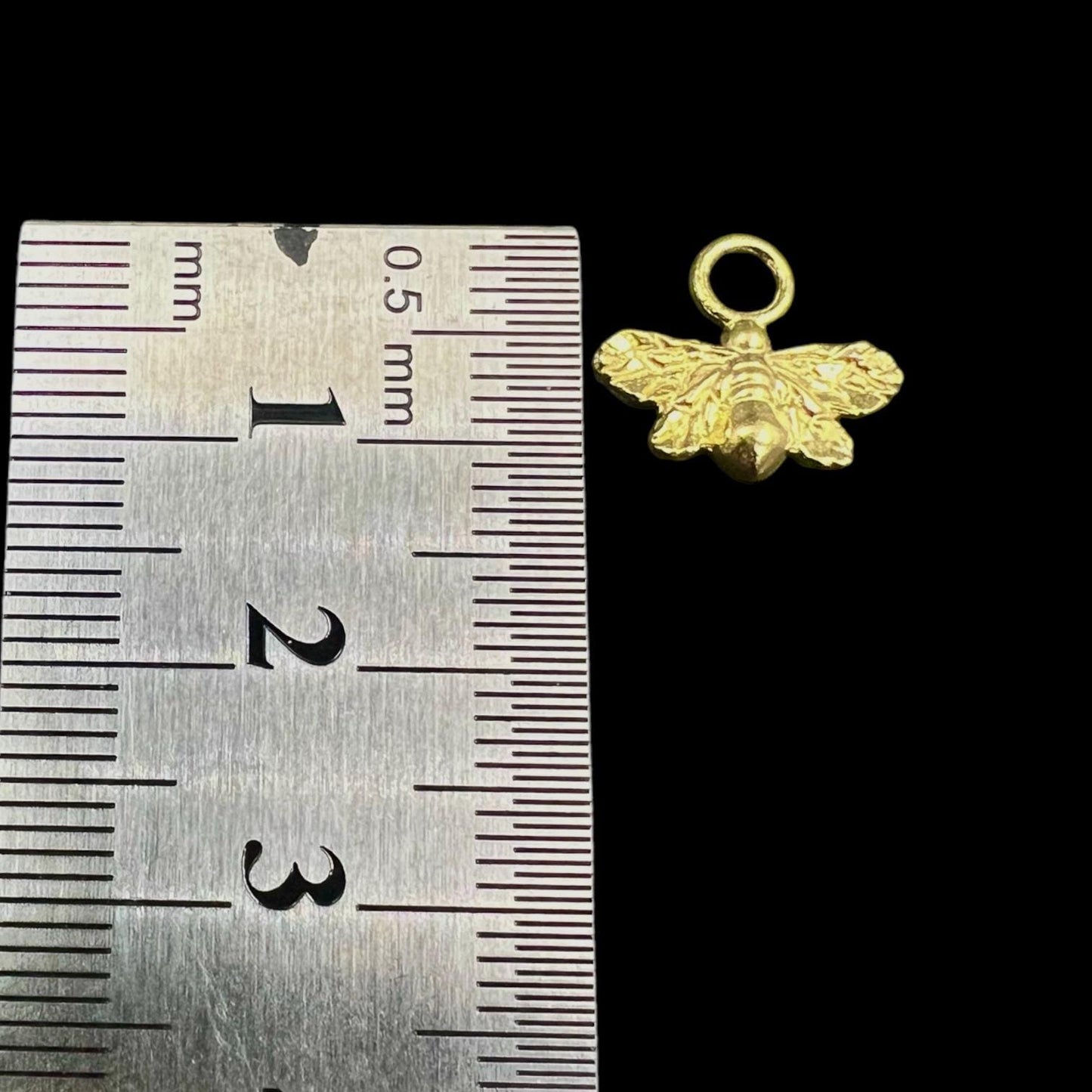 10 pcs brass charm small bees